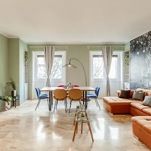 Chic Living - Porta Venezia , Milan Italy
